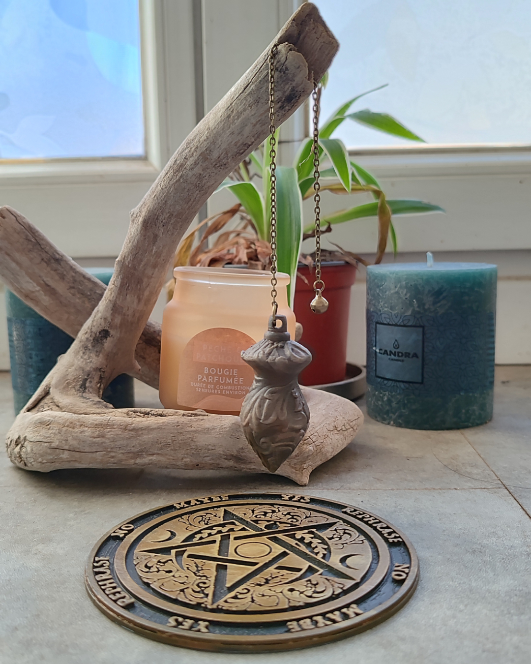 Pendule radiesthésie décor floral – PLA biosourcé – Finition effet bois – 55 mm – Image 2