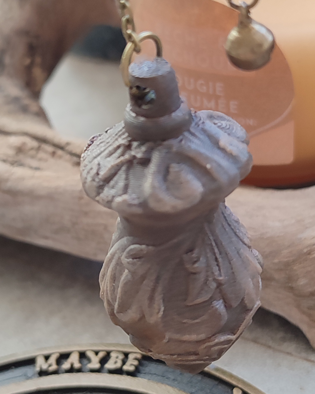 Pendule radiesthésie décor floral – PLA biosourcé – Finition effet bois – 55 mm – Image 4