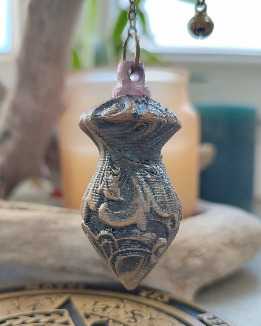 Pendule radiesthésie décor floral – PLA biosourcé – Finition effet bois – 55 mm – Image 6