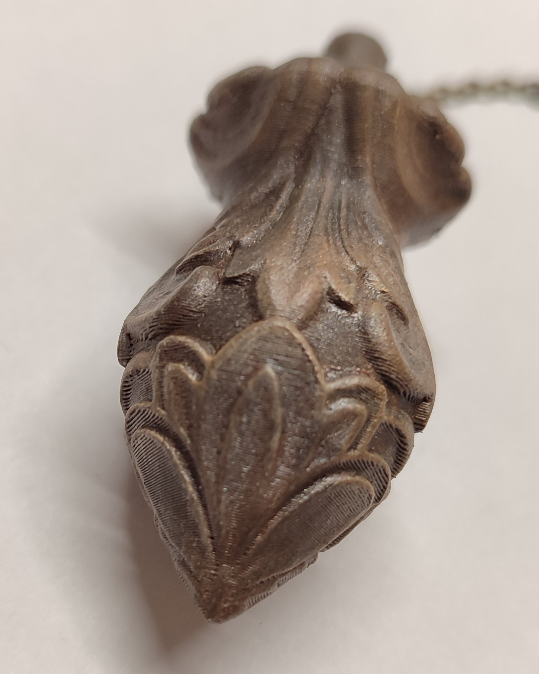 Pendule radiesthésie décor floral – PLA biosourcé – Finition effet bois – 55 mm – Image 9