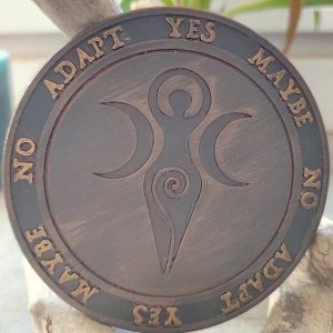 Planche de Radiesthésie Féminin Sacré – Triple Lune 10 cm – Effet Bois